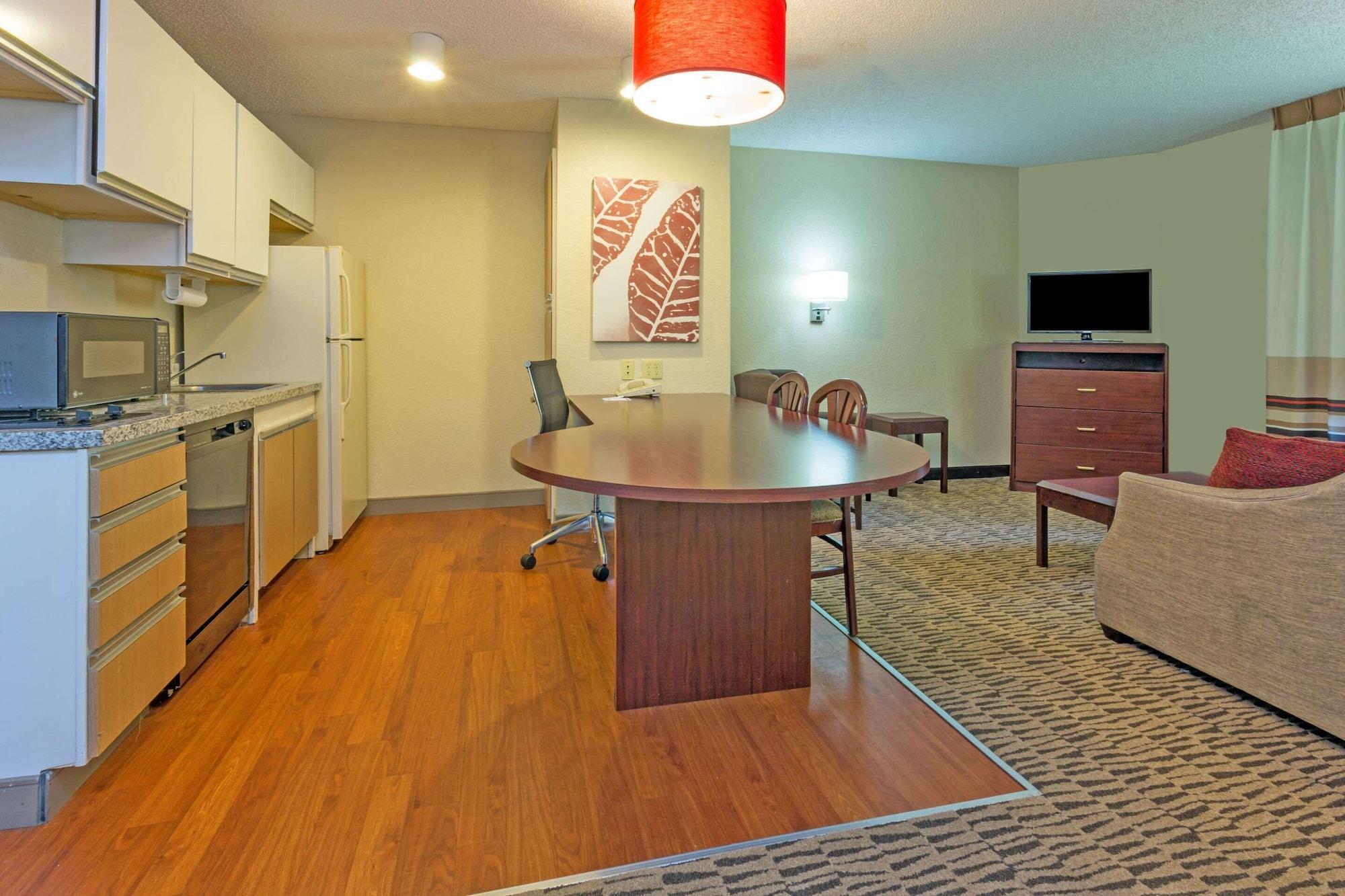 Mainstay Suites Hartford Meriden Exterior foto